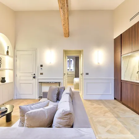 Maison Iena - Serviced On Champs Elysees París