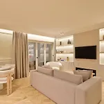 Maison Iena - Serviced On Champs Elysees
