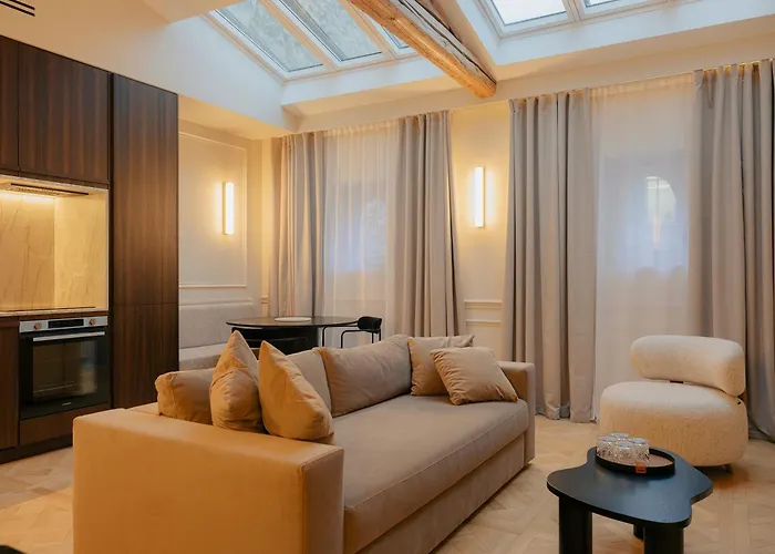 Maison Iena - Serviced On Champs Elysees *